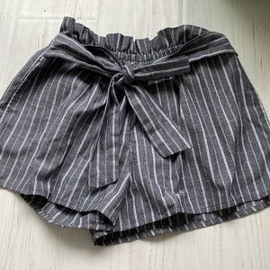 2sable black/gray and white shorts. Size small